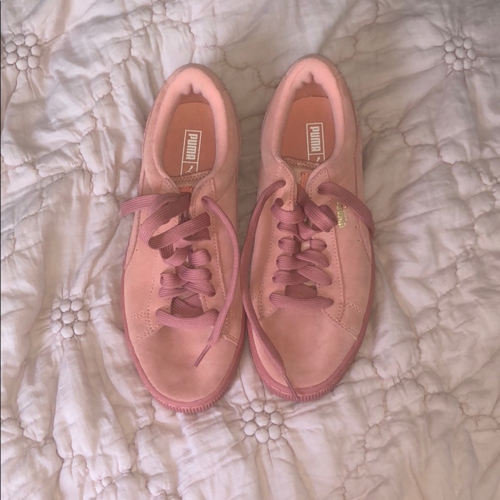 PINK PUMA SUEDE SHOES SZ C6.5 W8